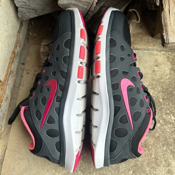 Nike Training Black & Pink Athletic lace up sneaker shoes Sz-11. G - Picture 3 of 8